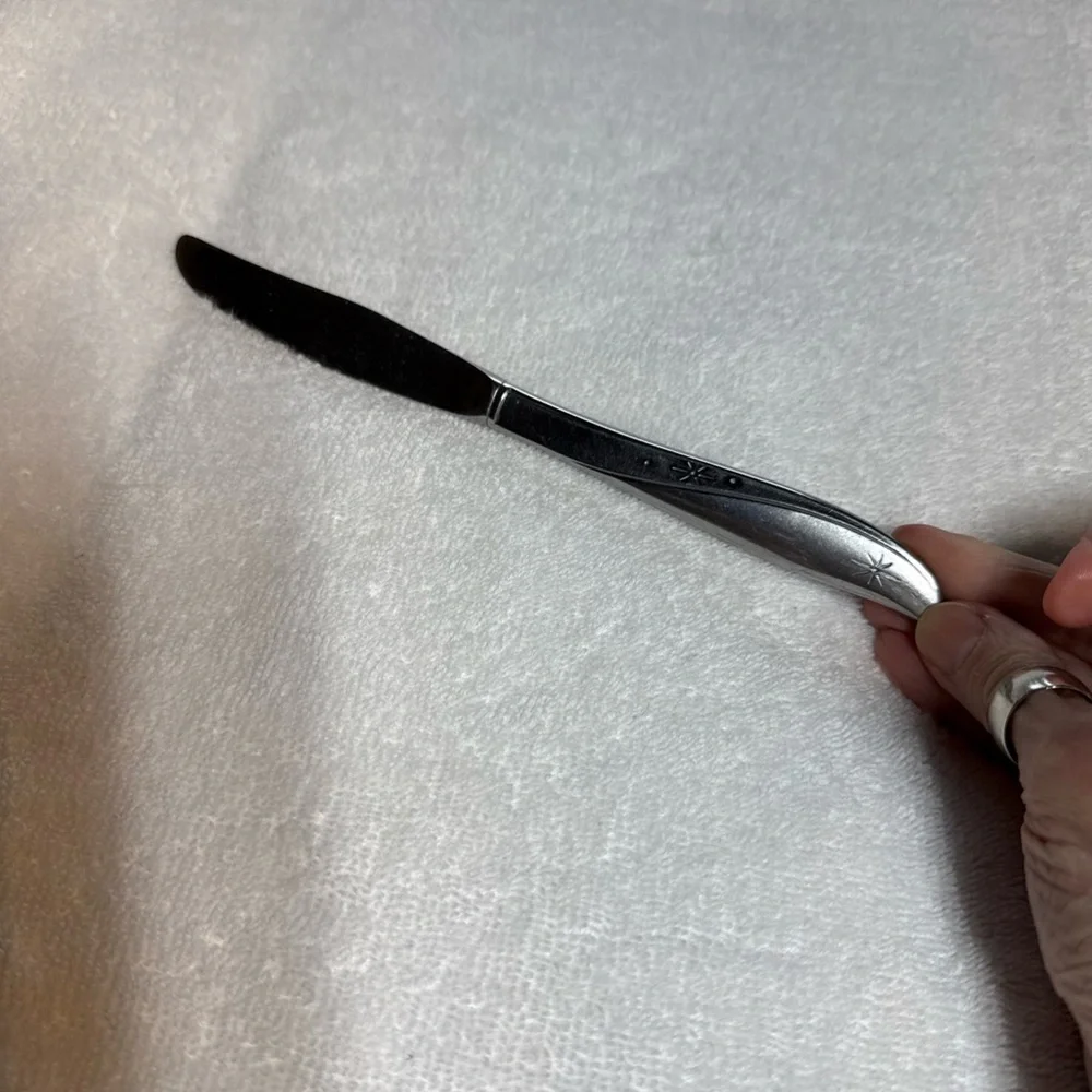 Stainless Steel Star-Accent Butter Knife - Silver